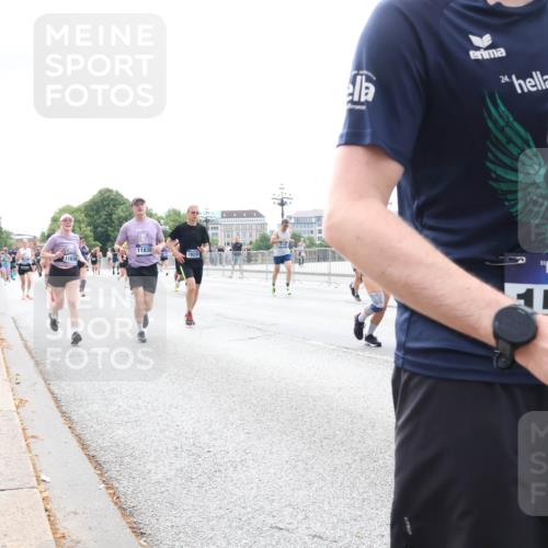 29.06.2025 - hella hamburg halbmarathon Lena Gebhardt http://msf.ph/oto/8283942 29.06.2025 10:35:29 Lombardsbrücke 11838, 19235, 11839, 24, 15601, 15, 1284, 1336, 1497, 1717, 1730, 1786, 1821, 1849, 2001, 2198, 2376, 2425, 2751, 2787, 3243, 3409, 3828, 3958, 4333, 4564, 4703, 4704, 4902, 4965, 5027, 5147, 5240, 5531, 5793, 6029, 6189, 6365, 6381, 6471, 6746, 6803, 6859, 6867, 7267, 7382, 7927, 8249, 8296, 8567, 9342, 9470, 9803, 9806, 9819, 10358, 10393, 10531, 10565, 10652, 11233, 11320, 11359, 11565, 11838, 11839, 11886, 12026, 12062, 12326, 12408 meine-sportfotos.de