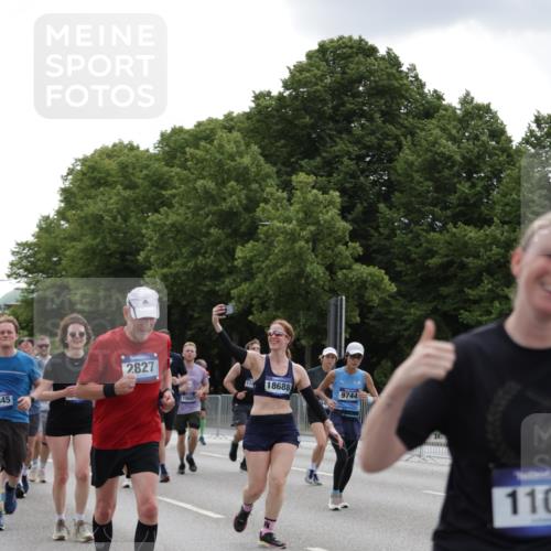 29.06.2025 - hella hamburg halbmarathon Jannik Wohlers http://msf.ph/oto/8283968 29.06.2025 10:35:27 Lombardsbrücke 1036, 1108, 1183, 1336, 1730, 2352, 2425, 2811, 2827, 3243, 3401, 3598, 3990, 4413, 4798, 4902, 6021, 6845, 7304, 8333, 8947, 9432, 9744, 9803, 9806, 9819, 10047, 10119, 10567, 11187, 11198, 11979, 12097, 12342, 12408, 12430, 12869, 13318, 13492, 13899, 14402, 14684, 15281, 15612, 15827, 15830, 16487, 16570, 16571, 17289, 17635, 17817, 17996, 18524, 18541, 18570, 18688 meine-sportfotos.de