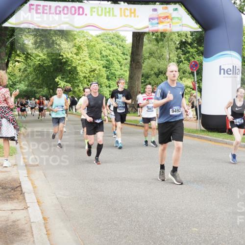 29.06.2025 - hella hamburg halbmarathon MichiJ http://msf.ph/oto/8283973 29.06.2025 10:58:27 Zwischen KM18-KM19 1245, 2309, 2427, 2721, 5069, 7195, 9019, 9492, 9951, 9958, 10589, 11598, 12893, 13242, 13673, 13674, 16020, 16491 meine-sportfotos.de