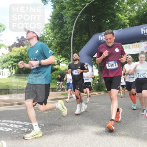 29.06.2025 - hella hamburg halbmarathon KatJ http://msf.ph/oto/8283974 29.06.2025 10:41:04 Zwischen KM18-KM19 1030, 1482, 1727, 1870, 2070, 2346, 2910, 3096, 3819, 5259, 5866, 6942, 7864, 8487 meine-sportfotos.de