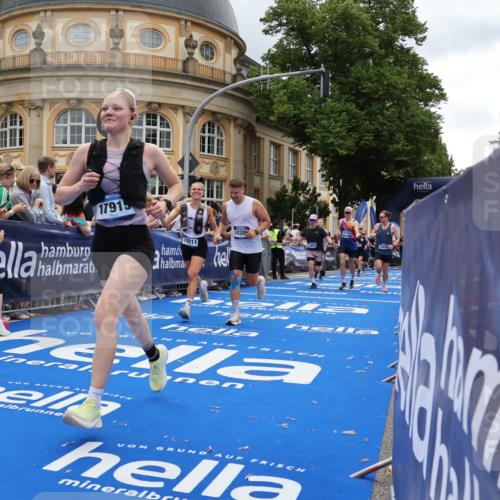 29.06.2025 - hella hamburg halbmarathon Strokosch-Dieckow http://msf.ph/oto/8283977 29.06.2025 10:47:15 Ziel 2623, 2864, 5024, 6134, 6168, 6203, 6373, 6716, 7480, 10208, 10211, 11491, 11518, 13007, 13672, 13782, 14722, 15611, 16089, 16286, 17718, 17915, 18856 meine-sportfotos.de
