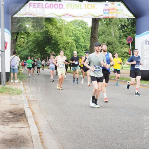 29.06.2025 - hella hamburg halbmarathon MichiJ http://msf.ph/oto/8283985 29.06.2025 10:32:32 Zwischen KM18-KM19 1220, 1468, 1782, 1941, 2365, 2402, 2707, 2816, 3021, 5231, 5476, 5624, 6991, 7322, 8871, 9444, 9633, 12657, 13975, 15280, 16617, 16720, 16893, 17097, 17120, 17406, 17729, 17977, 18107, 18437, 18464, 18560, 18691, 19207, 19210 meine-sportfotos.de