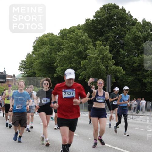29.06.2025 - hella hamburg halbmarathon Jannik Wohlers http://msf.ph/oto/8284012 29.06.2025 10:35:27 Lombardsbrücke 1036, 1108, 1183, 1336, 1730, 2352, 2425, 2811, 2827, 3243, 3401, 3598, 3990, 4413, 4798, 4902, 6021, 6845, 7304, 8333, 8947, 9432, 9744, 9803, 9806, 9819, 10047, 10119, 10567, 11187, 11198, 11979, 12097, 12342, 12408, 12430, 12869, 13318, 13492, 13899, 14402, 14684, 15281, 15612, 15827, 15830, 16487, 16570, 16571, 17289, 17635, 17817, 17996, 18524, 18541, 18570, 18688 meine-sportfotos.de