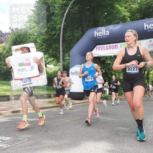 29.06.2025 - hella hamburg halbmarathon KatJ http://msf.ph/oto/8284022 29.06.2025 10:41:07 Zwischen KM18-KM19 1030, 1482, 1870, 2346, 2518, 2910, 3059, 3096, 3819, 5259, 5866, 6294, 6629, 7864, 8487 meine-sportfotos.de