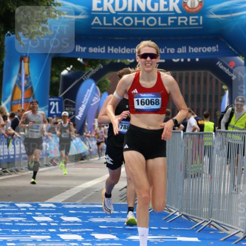 29.06.2025 - hella hamburg halbmarathon Strokosch-Dieckow http://msf.ph/oto/8284053 29.06.2025 10:22:01 Ziel 13751, 16068, 17886, 18693 meine-sportfotos.de