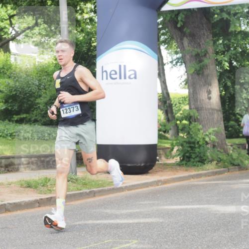 29.06.2025 - hella hamburg halbmarathon KatJ http://msf.ph/oto/8284069 29.06.2025 10:11:23 Zwischen KM18-KM19 12373 meine-sportfotos.de