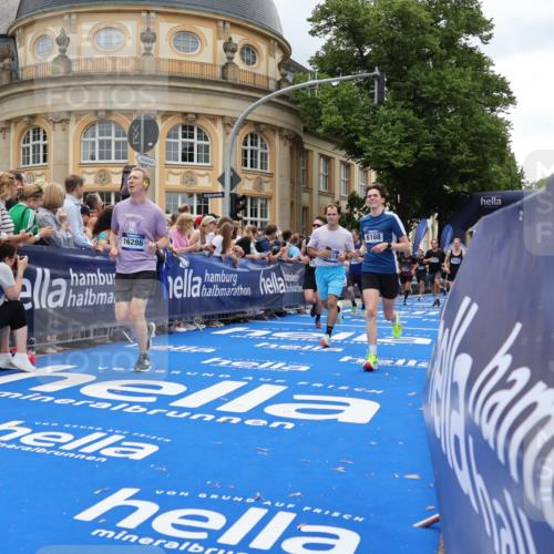 29.06.2025 - hella hamburg halbmarathon Strokosch-Dieckow http://msf.ph/oto/8284095 29.06.2025 10:47:19 Ziel 51, 1012, 2274, 2839, 2864, 2869, 5024, 5650, 6134, 6168, 6203, 6716, 7480, 8693, 9305, 10208, 10211, 10423, 11077, 11491, 11518, 13672, 13782, 14722, 15350, 15611, 15923, 16089, 16286, 16819, 17915, 18758, 18856, 18974 meine-sportfotos.de