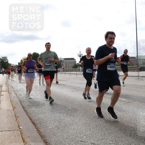 29.06.2025 - hella hamburg halbmarathon Lena Gebhardt http://msf.ph/oto/8284097 29.06.2025 10:20:44 Lombardsbrücke 5625, 18908, 2053, 18007, 1011, 1046, 1069, 1471, 1474, 2053, 2101, 2325, 2478, 2834, 2923, 2945, 3247, 3434, 3733, 3781, 3813, 3842, 4082, 4154, 4166, 4288, 4350, 4422, 4754, 4869, 5041, 5181, 5625, 5831, 5937, 6608, 6951, 7018, 7101, 7131, 8025, 8113, 8588, 8724, 8940, 9005, 9011, 9136, 9236, 9722, 9873, 9981, 10041, 10050, 10350, 10414, 10585, 10595, 10613, 10647, 10754, 11100, 11145, 11603, 11835, 11995, 12694, 12844 meine-sportfotos.de