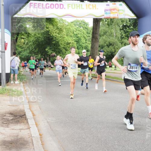 29.06.2025 - hella hamburg halbmarathon MichiJ http://msf.ph/oto/8284102 29.06.2025 10:32:33 Zwischen KM18-KM19 1220, 1468, 1782, 1941, 2365, 2402, 2707, 2816, 5231, 5624, 6991, 7322, 8871, 9444, 9633, 12657, 13421, 13975, 14703, 15225, 15280, 16617, 16720, 16893, 17097, 17120, 17406, 17729, 17977, 18107, 18437, 18464, 18560, 19207, 19210 meine-sportfotos.de