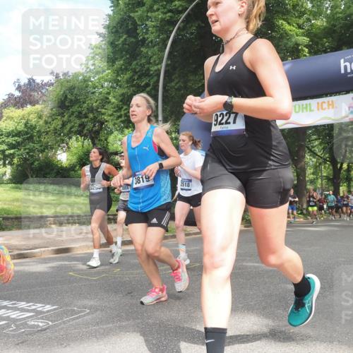 29.06.2025 - hella hamburg halbmarathon KatJ http://msf.ph/oto/8284125 29.06.2025 10:41:07 Zwischen KM18-KM19 1030, 1482, 1870, 2346, 2518, 2910, 3059, 3096, 3819, 5259, 5866, 6294, 6629, 7864, 8487 meine-sportfotos.de