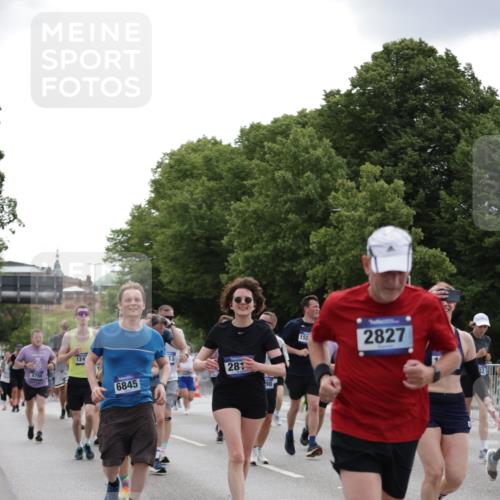 29.06.2025 - hella hamburg halbmarathon Jannik Wohlers http://msf.ph/oto/8284174 29.06.2025 10:35:28 Lombardsbrücke 1036, 1108, 1183, 1336, 1730, 2352, 2425, 2520, 2811, 2827, 3243, 3401, 3598, 3990, 4413, 4798, 4902, 6021, 6845, 7304, 8333, 8947, 9432, 9744, 9819, 10047, 10119, 10567, 11187, 11198, 11979, 12097, 12342, 12408, 12430, 12869, 13318, 13492, 13899, 14189, 14402, 14955, 15281, 15612, 15827, 15830, 16487, 16570, 16571, 17635, 17817, 17996, 18524, 18541, 18570, 18688 meine-sportfotos.de