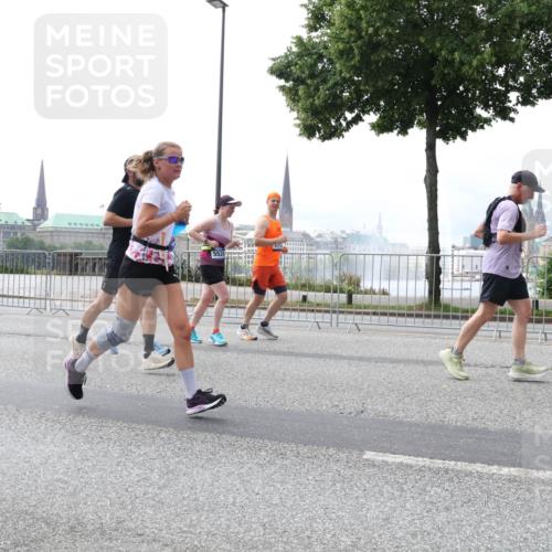 29.06.2025 - hella hamburg halbmarathon Lena Gebhardt http://msf.ph/oto/8284189 29.06.2025 10:35:31 Lombardsbrücke 18269, 11, 5531, 1108, 1284, 1336, 1497, 1717, 1730, 1786, 1821, 1849, 2001, 2198, 2376, 2425, 2751, 2787, 2811, 3243, 3409, 3828, 3958, 4333, 4564, 4703, 4704, 4902, 4965, 5027, 5147, 5240, 5531, 5793, 6021, 6029, 6189, 6365, 6381, 6471, 6746, 6803, 6859, 6867, 7267, 7304, 7382, 7927, 8249, 8296, 8333, 8567, 9342, 9470, 9803, 9806, 9819, 10393, 10531, 10565, 10652, 11233, 11320, 11359, 11565, 11838, 11839, 11886, 12026, 12062, 12326, 12408 meine-sportfotos.de
