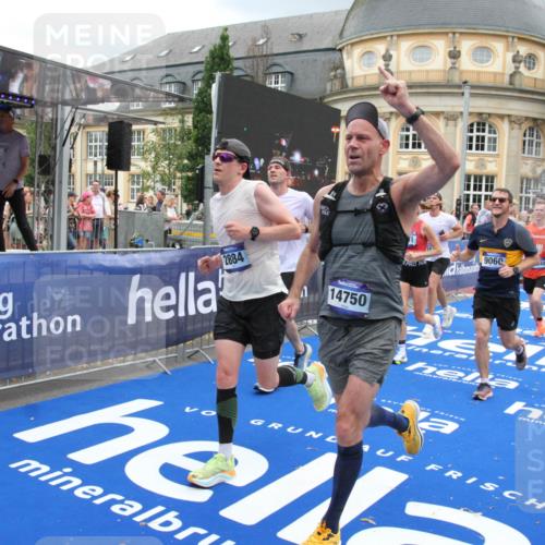 29.06.2025 - hella hamburg halbmarathon Michael Strokosch http://msf.ph/oto/8284208 29.06.2025 10:55:09 Ziel 2448, 2884, 3041, 3791, 3945, 4249, 4938, 6355, 8691, 9060, 9361, 9380, 10191, 10192, 11333, 11747, 11976, 12248, 12961, 13297, 14750, 14948, 15126, 15879, 16108, 16630, 17803, 17842 meine-sportfotos.de