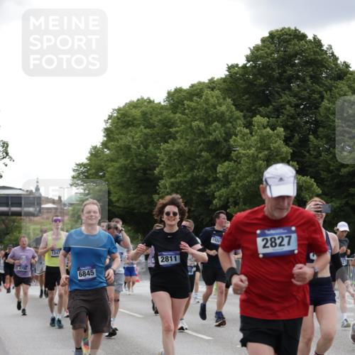 29.06.2025 - hella hamburg halbmarathon Jannik Wohlers http://msf.ph/oto/8284217 29.06.2025 10:35:28 Lombardsbrücke 1036, 1108, 1183, 1336, 1730, 2352, 2425, 2520, 2811, 2827, 3243, 3401, 3598, 3990, 4413, 4798, 4902, 6021, 6845, 7304, 8333, 8947, 9432, 9744, 9819, 10047, 10119, 10567, 11187, 11198, 11979, 12097, 12342, 12408, 12430, 12869, 13318, 13492, 13899, 14189, 14402, 14955, 15281, 15612, 15827, 15830, 16487, 16570, 16571, 17635, 17817, 17996, 18524, 18541, 18570, 18688 meine-sportfotos.de