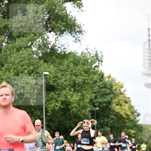 29.06.2025 - hella hamburg halbmarathon Dr. Thomas Lammeyer http://msf.ph/oto/8284230 29.06.2025 10:36:59 Kennedybrücke 1237, 1647, 1732, 1879, 2059, 2384, 2959, 3221, 3391, 3422, 3653, 3660, 3670, 3708, 3753, 4030, 4096, 4555, 5110, 5156, 5581, 6861, 7135, 7531, 7749, 7750, 7789, 8170, 8839, 8840, 8914, 9010, 9034, 9471, 9542, 9765, 9768, 9812, 10002, 10203, 10470, 10624, 10770, 11076 meine-sportfotos.de
