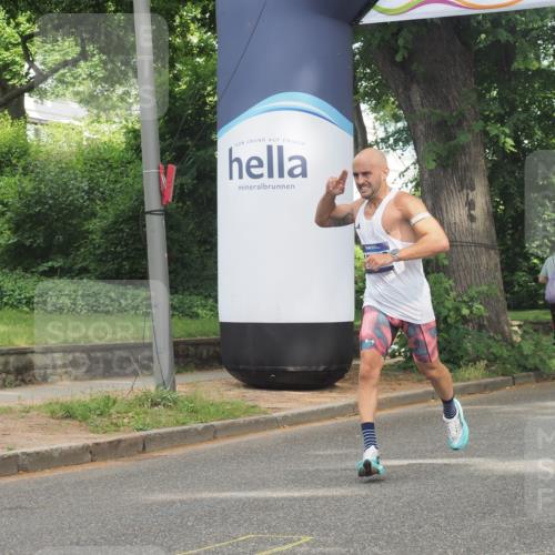 29.06.2025 - hella hamburg halbmarathon KatJ http://msf.ph/oto/8284258 29.06.2025 10:11:24 Zwischen KM18-KM19 12373 meine-sportfotos.de