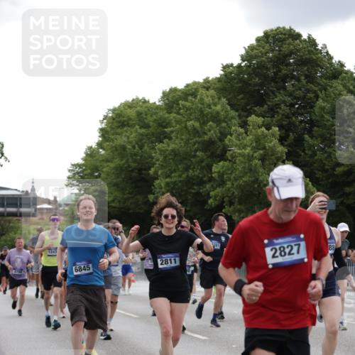 29.06.2025 - hella hamburg halbmarathon Jannik Wohlers http://msf.ph/oto/8284262 29.06.2025 10:35:28 Lombardsbrücke 1036, 1108, 1183, 1336, 1730, 2352, 2425, 2520, 2811, 2827, 3243, 3401, 3598, 3990, 4413, 4798, 4902, 6021, 6845, 7304, 8333, 8947, 9432, 9744, 9819, 10047, 10119, 10567, 11187, 11198, 11979, 12097, 12342, 12408, 12430, 12869, 13318, 13492, 13899, 14189, 14402, 14955, 15281, 15612, 15827, 15830, 16487, 16570, 16571, 17635, 17817, 17996, 18524, 18541, 18570, 18688 meine-sportfotos.de