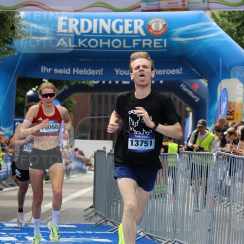 29.06.2025 - hella hamburg halbmarathon Strokosch-Dieckow http://msf.ph/oto/8284278 29.06.2025 10:22:00 Ziel 13751, 16068, 17886, 18693 meine-sportfotos.de