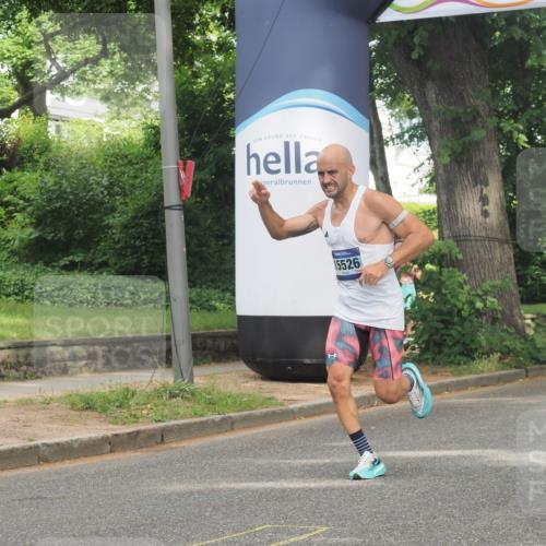 29.06.2025 - hella hamburg halbmarathon KatJ http://msf.ph/oto/8284300 29.06.2025 10:11:24 Zwischen KM18-KM19 12373 meine-sportfotos.de
