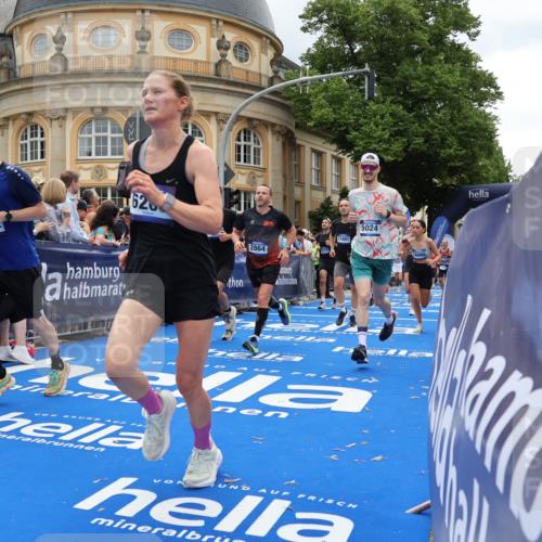 29.06.2025 - hella hamburg halbmarathon Strokosch-Dieckow http://msf.ph/oto/8284302 29.06.2025 10:47:22 Ziel 51, 1012, 1592, 2274, 2839, 2864, 2869, 2953, 3304, 5024, 5532, 5650, 6134, 6168, 6203, 8693, 8852, 9305, 10423, 11021, 11077, 11491, 11518, 13672, 13782, 14722, 15350, 15611, 15923, 16089, 16286, 16819, 17846, 17905, 18758, 18856, 18974 meine-sportfotos.de