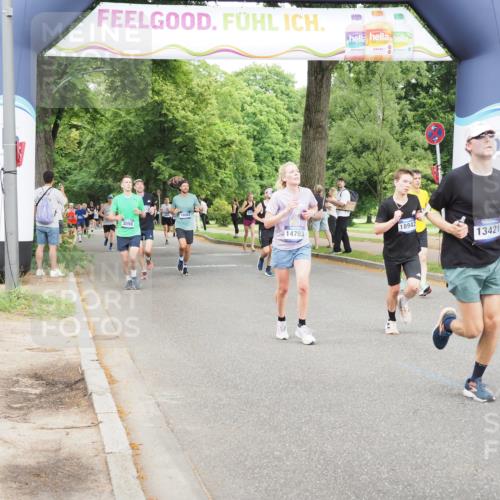 29.06.2025 - hella hamburg halbmarathon MichiJ http://msf.ph/oto/8284332 29.06.2025 10:32:35 Zwischen KM18-KM19 1468, 1782, 1941, 2365, 2402, 2816, 5047, 5231, 6991, 9633, 13421, 14703, 15225, 15512, 16617, 16720, 16893, 17097, 17120, 17406, 18560, 18942, 19207 meine-sportfotos.de