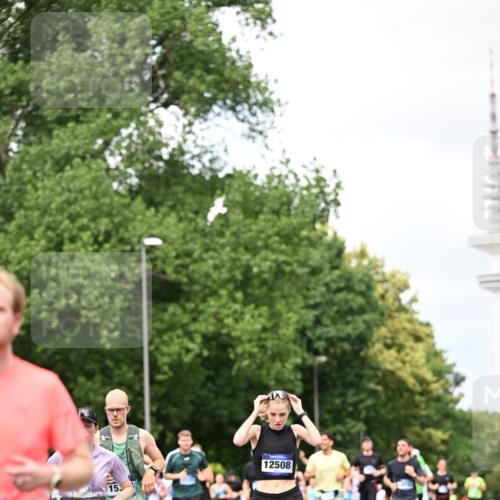29.06.2025 - hella hamburg halbmarathon Dr. Thomas Lammeyer http://msf.ph/oto/8284385 29.06.2025 10:36:59 Kennedybrücke 1237, 1647, 1732, 1879, 2059, 2384, 2959, 3221, 3391, 3422, 3653, 3660, 3670, 3708, 3753, 4030, 4096, 4555, 5110, 5156, 5581, 6861, 7135, 7531, 7749, 7750, 7789, 8170, 8839, 8840, 8914, 9010, 9034, 9471, 9542, 9765, 9768, 9812, 10002, 10203, 10470, 10624, 10770, 11076 meine-sportfotos.de