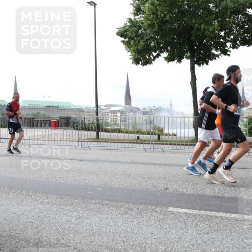 29.06.2025 - hella hamburg halbmarathon Lena Gebhardt http://msf.ph/oto/8284466 29.06.2025 10:35:32 Lombardsbrücke 11838, 18269, 71, 1108, 1284, 1336, 1497, 1717, 1730, 1786, 1821, 1849, 2001, 2198, 2376, 2425, 2751, 2787, 2811, 3243, 3409, 3828, 3958, 4333, 4564, 4703, 4704, 4902, 4965, 5027, 5147, 5240, 5531, 5793, 6021, 6029, 6189, 6365, 6381, 6471, 6746, 6803, 6859, 6867, 7267, 7304, 7382, 7927, 8249, 8296, 8333, 8567, 9342, 9470, 9803, 9806, 9819, 10393, 10531, 10565, 10652, 11233, 11320, 11359, 11565, 11838, 11839, 11886, 12026, 12062, 12326, 12408 meine-sportfotos.de