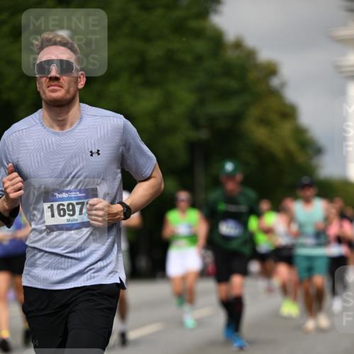 29.06.2025 - hella hamburg halbmarathon Dr. Thomas Lammeyer http://msf.ph/oto/8284555 29.06.2025 10:15:55 Kennedybrücke 1062, 1790, 2661, 3746, 3837, 4499, 6966, 7370, 7474, 8207, 8368, 9119, 9253, 9254, 9405, 10042 meine-sportfotos.de