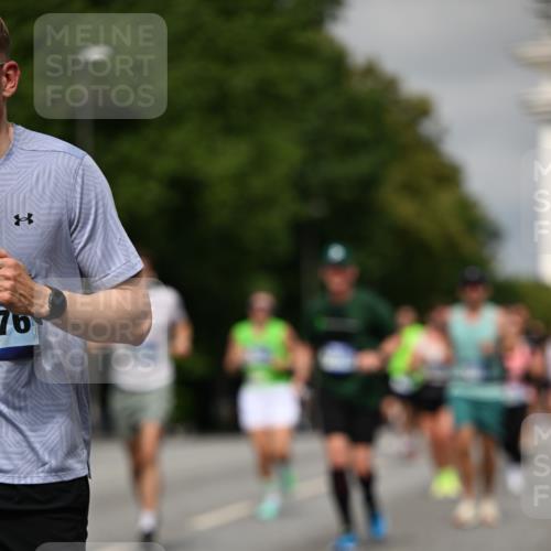 29.06.2025 - hella hamburg halbmarathon Dr. Thomas Lammeyer http://msf.ph/oto/8284583 29.06.2025 10:15:55 Kennedybrücke 1062, 1790, 2661, 3746, 3837, 4499, 6966, 7370, 7474, 8207, 8368, 9119, 9253, 9254, 9405, 10042 meine-sportfotos.de