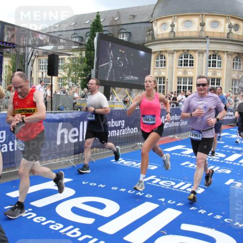 29.06.2025 - hella hamburg halbmarathon Michael Strokosch http://msf.ph/oto/8284586 29.06.2025 10:55:13 Ziel 1549, 1628, 2119, 2448, 3041, 3945, 4903, 6355, 8691, 8973, 9361, 9380, 10188, 10191, 10192, 10582, 11747, 11976, 12248, 12961, 14834, 14948, 15854, 16108, 16630, 17842, 18031, 18966 meine-sportfotos.de