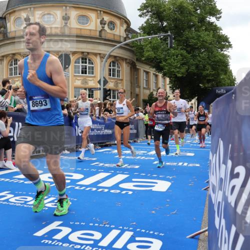 29.06.2025 - hella hamburg halbmarathon Strokosch-Dieckow http://msf.ph/oto/8284592 29.06.2025 10:47:27 Ziel 51, 1012, 1070, 1592, 1696, 2274, 2284, 2839, 2864, 2869, 2953, 3304, 5532, 5650, 5889, 6009, 8023, 8234, 8693, 8852, 8927, 9305, 10423, 11021, 11077, 11491, 12870, 13223, 13303, 13782, 15350, 15479, 15611, 15923, 16089, 16819, 17846, 17905, 18104, 18758, 18974, 19181 meine-sportfotos.de