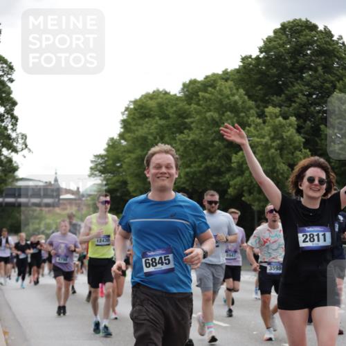 29.06.2025 - hella hamburg halbmarathon Jannik Wohlers http://msf.ph/oto/8284617 29.06.2025 10:35:30 Lombardsbrücke 1036, 1108, 1183, 1336, 2352, 2520, 2811, 2827, 3243, 3401, 3598, 3990, 4413, 4798, 4902, 6021, 6184, 6845, 7304, 8333, 8947, 9432, 9744, 9819, 10047, 10119, 10567, 11187, 11198, 11979, 12097, 12342, 12408, 12430, 12869, 13318, 13492, 13602, 13899, 14134, 14189, 14955, 15281, 15612, 15827, 15830, 16487, 16570, 16571, 17635, 17817, 17996, 18524, 18541, 18570, 18688 meine-sportfotos.de