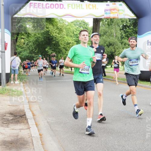29.06.2025 - hella hamburg halbmarathon MichiJ http://msf.ph/oto/8284619 29.06.2025 10:32:38 Zwischen KM18-KM19 1782, 2816, 3098, 5047, 9302, 13421, 14703, 15225, 15512, 16062, 16617, 16720, 16893, 17097, 17120, 17748, 18942 meine-sportfotos.de