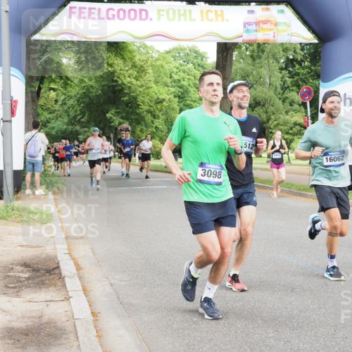 29.06.2025 - hella hamburg halbmarathon MichiJ http://msf.ph/oto/8284633 29.06.2025 10:32:38 Zwischen KM18-KM19 1782, 2816, 3098, 5047, 9302, 13421, 14703, 15225, 15512, 16062, 16617, 16720, 16893, 17097, 17120, 17748, 18942 meine-sportfotos.de