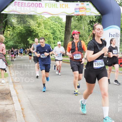 29.06.2025 - hella hamburg halbmarathon MichiJ http://msf.ph/oto/8284647 29.06.2025 10:58:38 Zwischen KM18-KM19 2046, 6742, 7302, 7873, 8051, 9113, 9657, 12417, 15048, 17942, 19248 meine-sportfotos.de