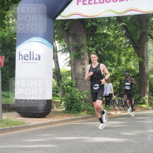 29.06.2025 - hella hamburg halbmarathon KatJ http://msf.ph/oto/8284659 29.06.2025 10:11:27 Zwischen KM18-KM19 12373 meine-sportfotos.de