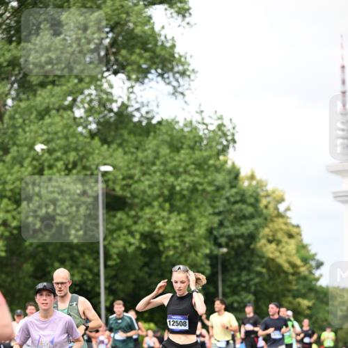29.06.2025 - hella hamburg halbmarathon Dr. Thomas Lammeyer http://msf.ph/oto/8284665 29.06.2025 10:37:00 Kennedybrücke 1237, 1647, 1732, 1879, 2059, 2384, 2959, 3221, 3391, 3422, 3653, 3660, 3670, 3708, 3753, 4030, 4096, 4555, 5110, 5156, 5581, 6861, 7135, 7531, 7749, 7750, 8170, 8595, 8839, 8840, 9010, 9034, 9289, 9471, 9542, 9768, 9812, 10002, 10203, 10470, 10624, 10770, 11076 meine-sportfotos.de