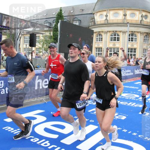 29.06.2025 - hella hamburg halbmarathon Michael Strokosch http://msf.ph/oto/8284690 29.06.2025 10:55:15 Ziel 1549, 1628, 2119, 2448, 3041, 3945, 4903, 6355, 6891, 8973, 9361, 9380, 10188, 10191, 10192, 10582, 11747, 12248, 12961, 14834, 15854, 16108, 16521, 16630, 18031, 18966 meine-sportfotos.de
