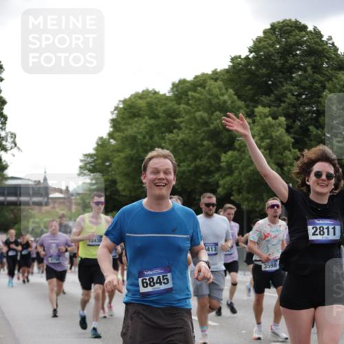 29.06.2025 - hella hamburg halbmarathon Jannik Wohlers http://msf.ph/oto/8284692 29.06.2025 10:35:30 Lombardsbrücke 1036, 1108, 1183, 1336, 2352, 2520, 2811, 2827, 3243, 3401, 3598, 3990, 4413, 4798, 4902, 6021, 6184, 6845, 7304, 8333, 8947, 9432, 9744, 9819, 10047, 10119, 10567, 11187, 11198, 11979, 12097, 12342, 12408, 12430, 12869, 13318, 13492, 13602, 13899, 14134, 14189, 14955, 15281, 15612, 15827, 15830, 16487, 16570, 16571, 17635, 17817, 17996, 18524, 18541, 18570, 18688 meine-sportfotos.de