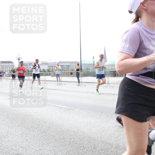 29.06.2025 - hella hamburg halbmarathon Lena Gebhardt http://msf.ph/oto/8284726 29.06.2025 10:35:32 Lombardsbrücke 019, 6710, 6746, 1839, 1108, 1284, 1336, 1497, 1717, 1730, 1786, 1821, 1849, 2001, 2198, 2376, 2425, 2751, 2787, 2811, 3243, 3409, 3828, 3958, 4333, 4564, 4703, 4704, 4902, 4965, 5027, 5147, 5240, 5531, 5793, 6021, 6029, 6189, 6365, 6381, 6471, 6746, 6803, 6859, 6867, 7267, 7304, 7382, 7927, 8249, 8296, 8333, 8567, 9342, 9470, 9803, 9806, 9819, 10393, 10531, 10565, 10652, 11233, 11320, 11359, 11565, 11838, 11839, 11886, 12026, 12062, 12326, 12408 meine-sportfotos.de
