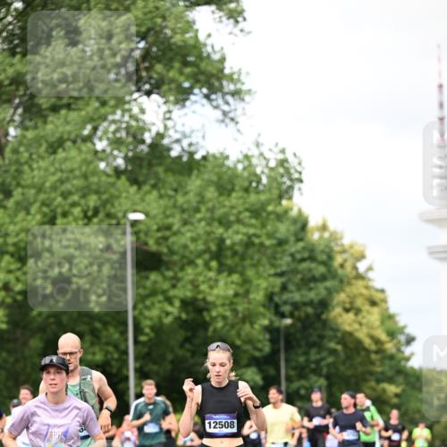 29.06.2025 - hella hamburg halbmarathon Dr. Thomas Lammeyer http://msf.ph/oto/8284727 29.06.2025 10:37:00 Kennedybrücke 1237, 1647, 1732, 1879, 2059, 2384, 2959, 3221, 3391, 3422, 3653, 3660, 3670, 3708, 3753, 4030, 4096, 4555, 5110, 5156, 5581, 6861, 7135, 7531, 7749, 7750, 8170, 8595, 8839, 8840, 9010, 9034, 9289, 9471, 9542, 9768, 9812, 10002, 10203, 10470, 10624, 10770, 11076 meine-sportfotos.de