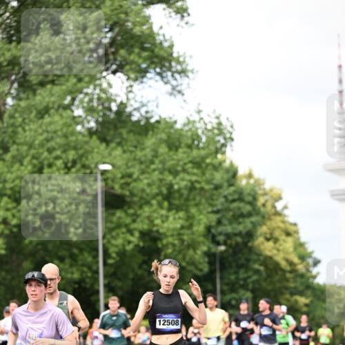29.06.2025 - hella hamburg halbmarathon Dr. Thomas Lammeyer http://msf.ph/oto/8284759 29.06.2025 10:37:00 Kennedybrücke 1237, 1647, 1732, 1879, 2059, 2384, 2959, 3221, 3391, 3422, 3653, 3660, 3670, 3708, 3753, 4030, 4096, 4555, 5110, 5156, 5581, 6861, 7135, 7531, 7749, 7750, 8170, 8595, 8839, 8840, 9010, 9034, 9289, 9471, 9542, 9768, 9812, 10002, 10203, 10470, 10624, 10770, 11076 meine-sportfotos.de