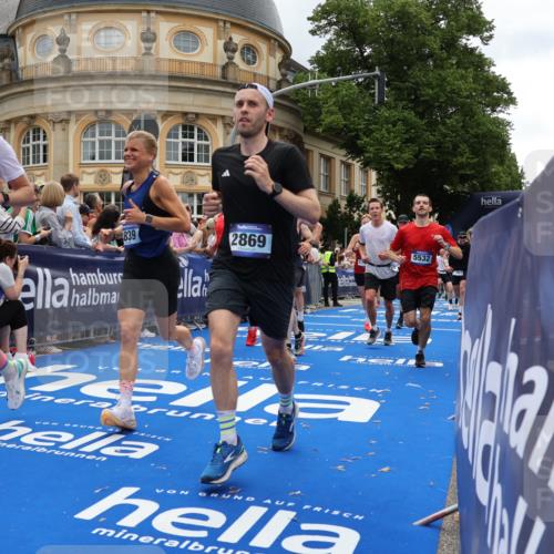 29.06.2025 - hella hamburg halbmarathon Strokosch-Dieckow http://msf.ph/oto/8284792 29.06.2025 10:47:30 Ziel 51, 1012, 1070, 1320, 1592, 1696, 2274, 2284, 2839, 2869, 2953, 3304, 5532, 5650, 5889, 6009, 8023, 8234, 8693, 8852, 8927, 9305, 10423, 10969, 11021, 11077, 12870, 13223, 13303, 14618, 14619, 15350, 15451, 15479, 15923, 16819, 17846, 17905, 18104, 18758, 18970, 18974, 19181 meine-sportfotos.de
