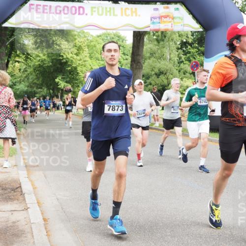 29.06.2025 - hella hamburg halbmarathon MichiJ http://msf.ph/oto/8284811 29.06.2025 10:58:39 Zwischen KM18-KM19 2046, 3939, 6742, 7302, 7873, 8051, 9113, 9657, 12417, 15048, 17942, 19248 meine-sportfotos.de