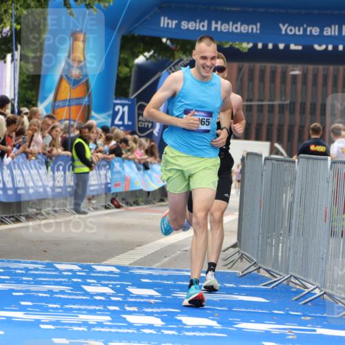 29.06.2025 - hella hamburg halbmarathon Strokosch-Dieckow http://msf.ph/oto/8284874 29.06.2025 10:21:36 Ziel 6559, 9442, 11965, 17856 meine-sportfotos.de