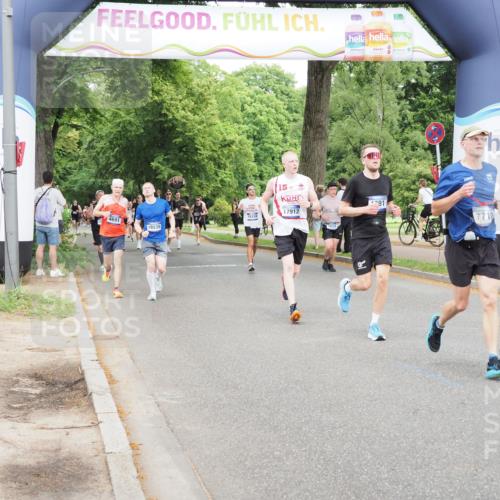 29.06.2025 - hella hamburg halbmarathon MichiJ http://msf.ph/oto/8284875 29.06.2025 10:32:44 Zwischen KM18-KM19 1057, 1391, 1902, 3098, 6903, 7710, 9302, 16062, 17748, 17912 meine-sportfotos.de