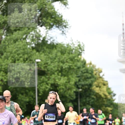 29.06.2025 - hella hamburg halbmarathon Dr. Thomas Lammeyer http://msf.ph/oto/8284878 29.06.2025 10:37:01 Kennedybrücke 1237, 1647, 1732, 1879, 2059, 2384, 2959, 3221, 3391, 3422, 3653, 3660, 3670, 3708, 3753, 4030, 4096, 4555, 5110, 5156, 5581, 6861, 7135, 7531, 7749, 7750, 8170, 8595, 8839, 9034, 9289, 9471, 9542, 9768, 9780, 9812, 10002, 10203, 10470, 10770, 11076 meine-sportfotos.de