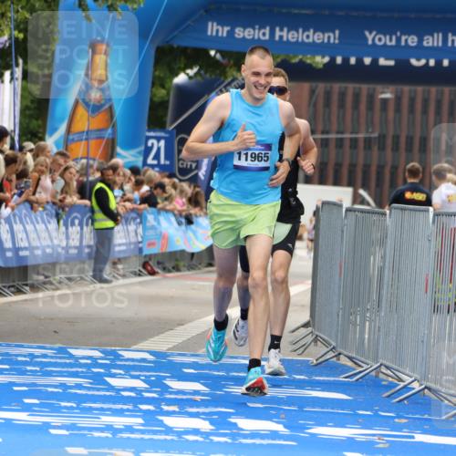 29.06.2025 - hella hamburg halbmarathon Strokosch-Dieckow http://msf.ph/oto/8284931 29.06.2025 10:21:36 Ziel 6559, 9442, 11965, 17856 meine-sportfotos.de