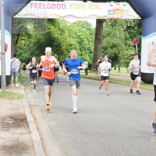 29.06.2025 - hella hamburg halbmarathon MichiJ http://msf.ph/oto/8284961 29.06.2025 10:32:46 Zwischen KM18-KM19 1057, 1391, 1902, 4691, 5648, 6903, 7710, 12159, 16062, 17912, 18539 meine-sportfotos.de