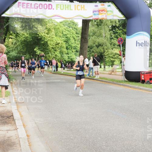 29.06.2025 - hella hamburg halbmarathon MichiJ http://msf.ph/oto/8284976 29.06.2025 10:58:43 Zwischen KM18-KM19 3939, 6742, 7302, 7873, 8051, 9657, 12417, 15048, 16473, 19248 meine-sportfotos.de